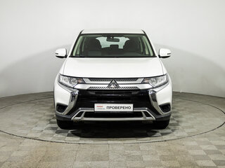 2019 Mitsubishi Outlander III Рестайлинг 3, белый, 1869700 рублей, вид 2