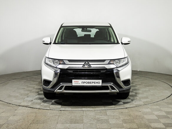 2019 Mitsubishi Outlander III Рестайлинг 3, белый, 1749700 рублей - вид 1