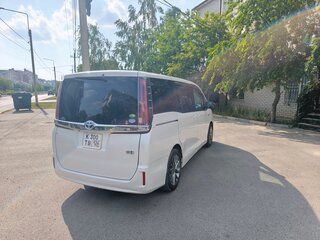 2018 Toyota Noah III (R80) Рестайлинг, белый, 2200000 рублей, вид 5