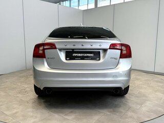 2016 Volvo S60 II Рестайлинг, серебристый, 1330000 рублей, вид 4