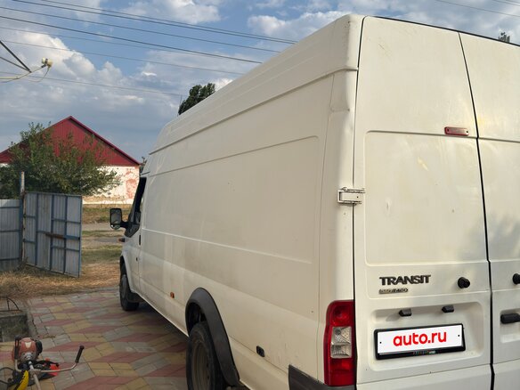 2009 Ford Transit, белый - вид 2