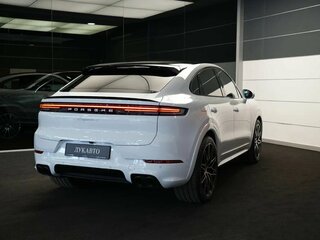 2025 Porsche Cayenne S Coupé III Рестайлинг, белый, 22333000 рублей, вид 3