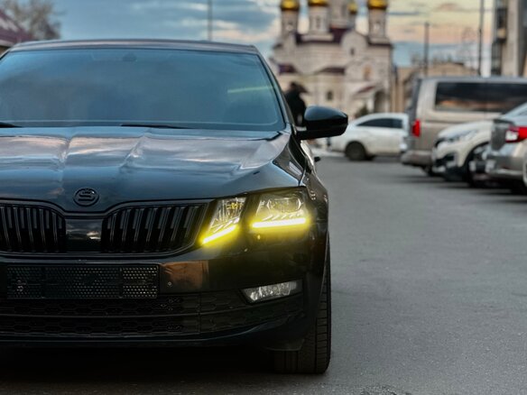 2018 Skoda Octavia III (A7) Рестайлинг, чёрный, 1200000 рублей - вид 17