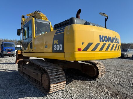 2017 Komatsu PC300, жёлтый, 7300000 рублей, вид 4