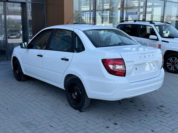 2026 Lada (ВАЗ) Granta I Рестайлинг, белый - вид 6