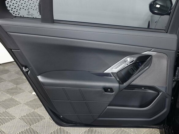 2023 BMW 7 серии 740d xDrive VII (G70), чёрный, 11223000 рублей - вид 14