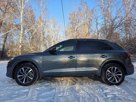 2023 Audi Q5 L 40 TFSI II (FY) Рестайлинг, серый, 4450000 рублей, вид 4