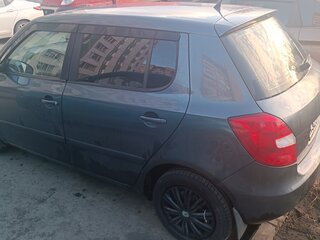 2011 Skoda Fabia II Рестайлинг, серый, 530000 рублей, вид 3