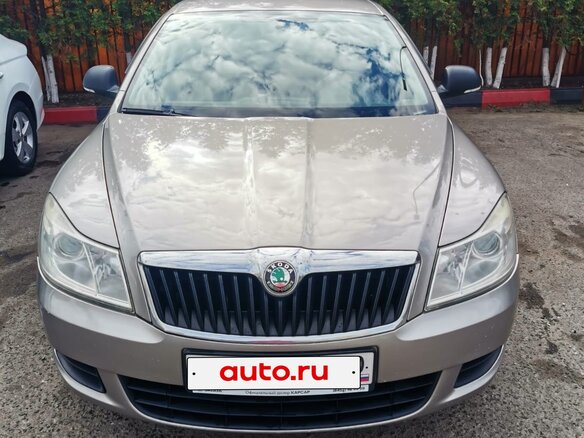2011 Skoda Octavia II (A5) Рестайлинг, серый, 600000 рублей