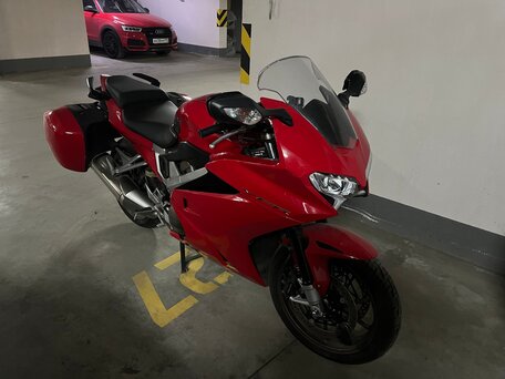 2015 Honda VFR 800, красный, 700000 рублей, вид 1