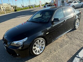 2009 BMW 5 серии 535d V (E60/E61) Рестайлинг, чёрный, 1750000 рублей, вид 4
