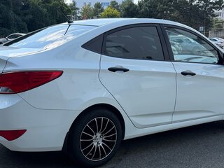 2016 Hyundai Solaris I Рестайлинг, белый, 1200000 рублей, вид 2