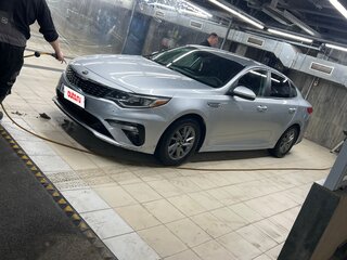 2019 Kia Optima IV Рестайлинг, серый, 1590000 рублей, вид 3