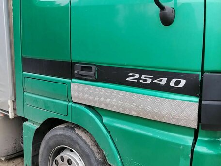 2000 Mercedes-Benz Actros, зелёный, 2000000 рублей, вид 3