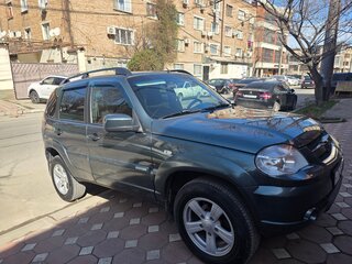 2014 Chevrolet Niva I Рестайлинг, серый, 630000 рублей, вид 3