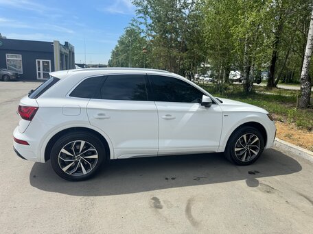2021 Audi Q5 45 TFSI II (FY) Рестайлинг, белый, 3600000 рублей, вид 3