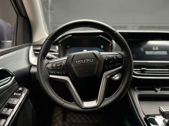 2023 Isuzu D-Max III, синий, 4400000 рублей - вид 23