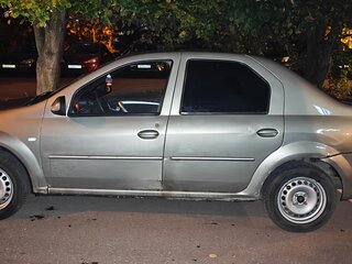 2010 Renault Logan I Рестайлинг, бежевый, 340000 рублей, вид 4