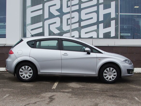 2011 SEAT Leon II Рестайлинг, серебристый - вид 4