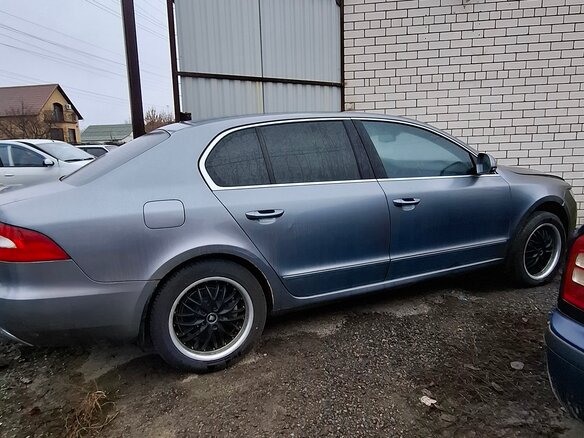 2012 Skoda Superb II, серый, 900000 рублей - вид 3