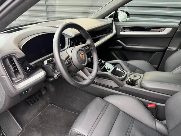 2025 Porsche Cayenne Coupé III Рестайлинг, чёрный - вид 14