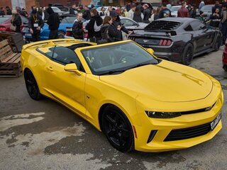 2017 Chevrolet Camaro VI, жёлтый, 2100000 рублей, вид 1