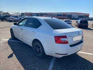 2017 Skoda Octavia III (A7) Рестайлинг, белый, 1200000 рублей, вид 4