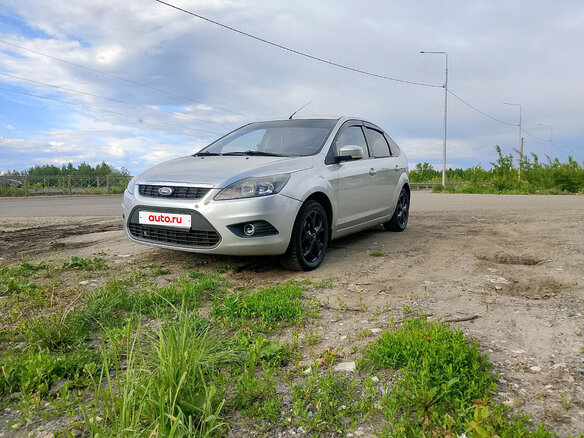 2010 Ford Focus II Рестайлинг, серебристый, 530000 рублей