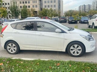 2016 Hyundai Solaris I Рестайлинг, белый, 845000 рублей, вид 4