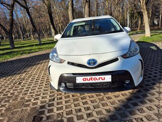 2017 Toyota Prius Alpha I (ZVW40/41) Рестайлинг, белый, 1750000 рублей, вид 1