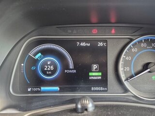 2018 Nissan Leaf II (ZE1), красный, 2100000 рублей, вид 5