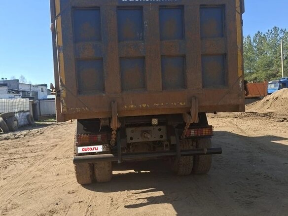 2007 Sinotruk Howo A5, красный, 1600000 рублей - вид 8
