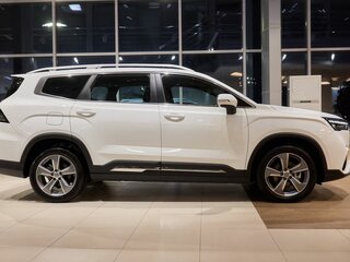 2026 Geely Okavango I Рестайлинг, белый, 4085990 рублей, вид 4