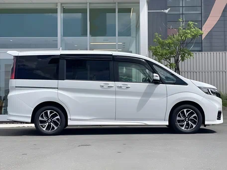 2021 Honda Stepwgn Spada V Рестайлинг, белый, 2217000 рублей, вид 4