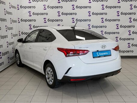 2022 Hyundai Solaris II Рестайлинг, белый, 1500000 рублей, вид 4