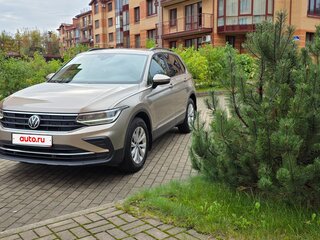 2022 Volkswagen Tiguan II Рестайлинг, бежевый, 3150000 рублей, вид 3