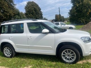 2015 Skoda Yeti I Рестайлинг, белый, 1100000 рублей, вид 3