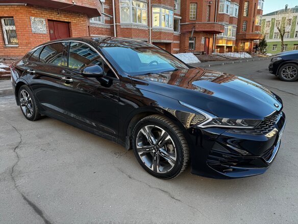 2021 Kia K5 III, чёрный, 2860000 рублей