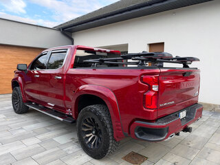 2022 Chevrolet Silverado Crew Cab IV (T1XX) Рестайлинг, красный, 4350000 рублей, вид 5