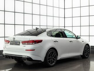 2019 Kia Optima IV Рестайлинг, белый, 2189000 рублей, вид 3