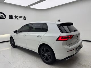 2023 Volkswagen Golf VIII, белый, 1600000 рублей, вид 4