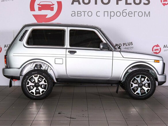 2019 Lada (ВАЗ) 2121 (4x4) Urban I Рестайлинг, серебристый, 680000 рублей - вид 4