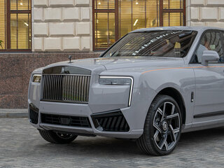 2026 Rolls-Royce Cullinan Black Badge I Рестайлинг (Series II), серый, 73990000 рублей, вид 4