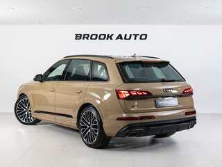 2024 Audi Q7 55 TFSI II (4M) Рестайлинг 2, золотистый, 11790000 рублей, вид 4