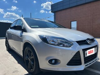 2015 Ford Focus III, серебристый, 890000 рублей, вид 3