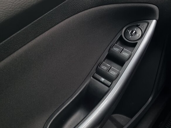2011 Ford Focus III, белый, 659000 рублей - вид 8