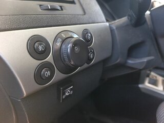 2011 Opel Astra H Рестайлинг, серебристый, 310000 рублей, вид 5