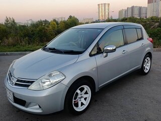 2011 Nissan Tiida Latio I, серебристый, 960000 рублей, вид 1