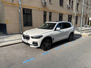 2019 BMW X5 40i IV (G05/G18), белый, 5450000 рублей, вид 1