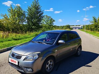 2010 Kia Rio II Рестайлинг, серебристый, 520000 рублей, вид 1